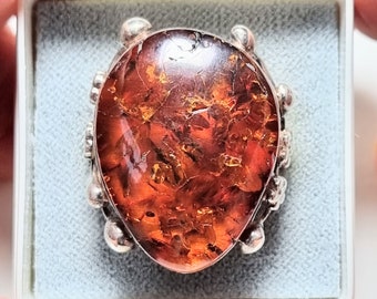 Vintage Baltic amber and silver ring. IR/R42