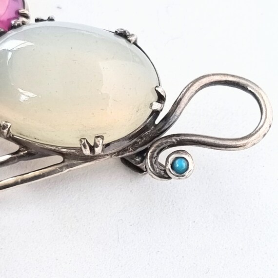 Vintage 1950s Cat Brooch: Silver, Ruby, Chalcedon… - image 4