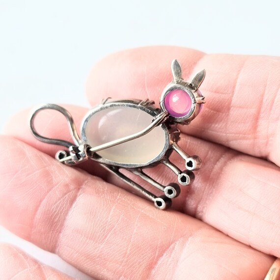 Vintage 1950s Cat Brooch: Silver, Ruby, Chalcedon… - image 7