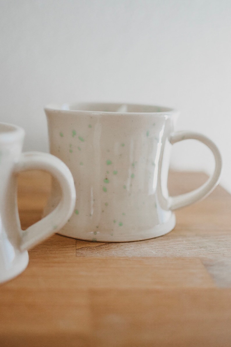 Medium green confetti ceramic mugs