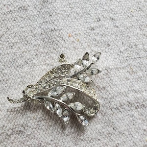 Vintage costume brooch