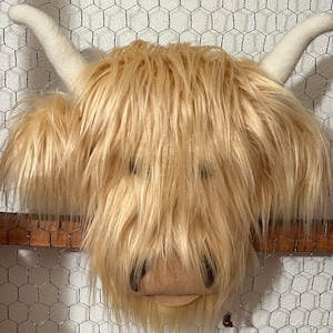 Highland Cow plush wreath attachment, Highland cow home decor, Farmhouse highland cow, Highland cow wall decor