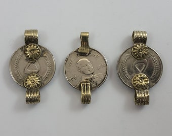 x1 Vintage Afghani Handmade Silver Coin Bead/Pendant w/ Brass Hoops #6