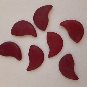 x1 Vintage Rare Czech Republic/Bohemian Semi Translucent Cranberry Red Glass Claw Wedding Pendant / Bead