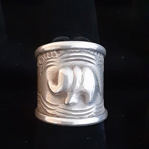 x1 Elephant and Patterned Border Hill Tribe Silver Statement Ring, 95 - 99% Silver Content.  Size 6 and 7