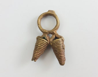 vintage OOP Weird Tribal African Double Cone Ring Pendant - Bijoux antiques Afrique -