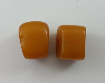 Antiguo Yemen a principios del siglo 20 Alemania hizo Butterscotch prensado Mock Amber Matching Cube Bead Pair - EA34