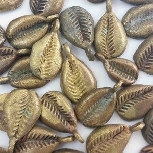 x1 Vintage to Antique Tribal African Cast Bronze/Brass Cowrie Shell Pendant Bead