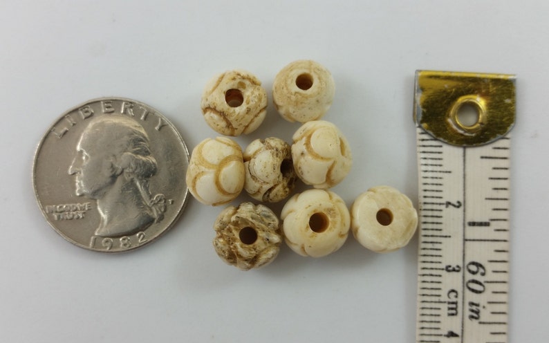 B6 Vintage Tribal Chinese Hand Carved Cattle Bone RoundBall Beads Lot x8 ct