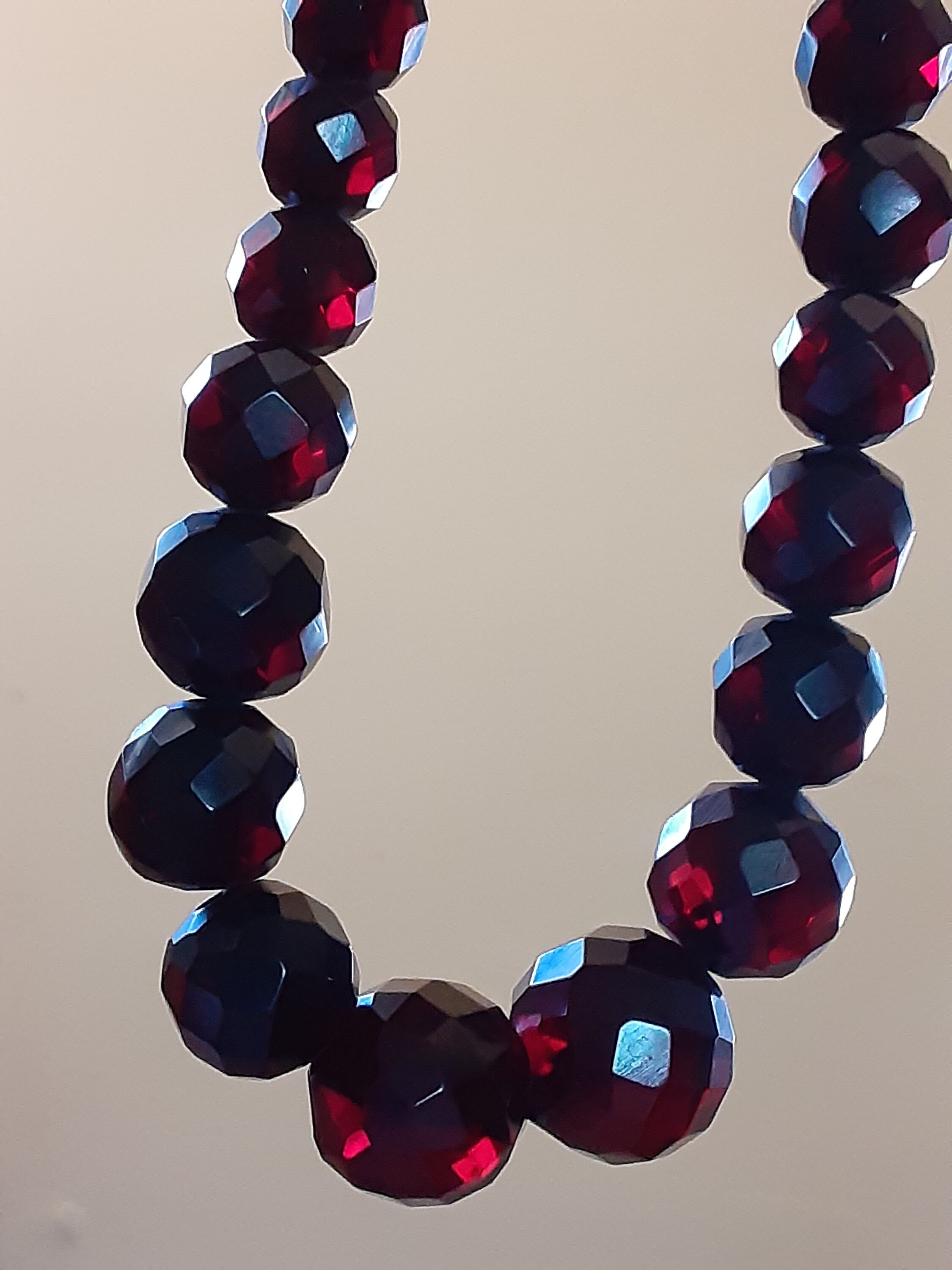 Collier Sautoir Art Déco En Bakélite Rouge - Perles Cherry/ambre - Occasion/antiquité
