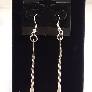 x1 Lange und zarte gedrehte und abgeflachte .925 Sterling Silber mit Fischhaken Ohrhänger Paar - Custom Ohrringe -