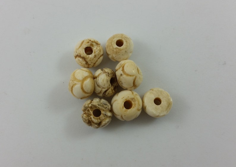 B6 Vintage Tribal Chinese Hand Carved Cattle Bone RoundBall Beads Lot x8 ct