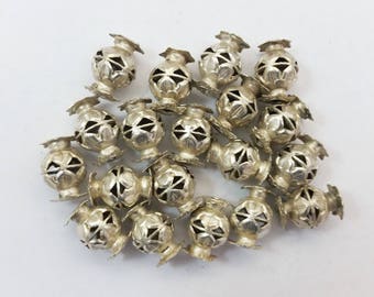 x1 Contas de prata perfuradas pequenas e médias vintage do Afeganistão - Contas raras tribais turcomanas afegãs -