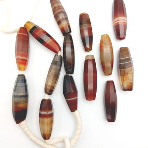 Lot of 14 Large Hand Carved Long Tapered Faceted Banded Agate Bead - AG-8