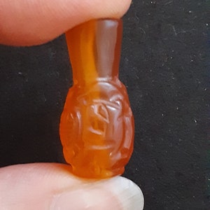 x1 Chinese Hand Carved Carnelian Urn Charm Pendant or Bead
