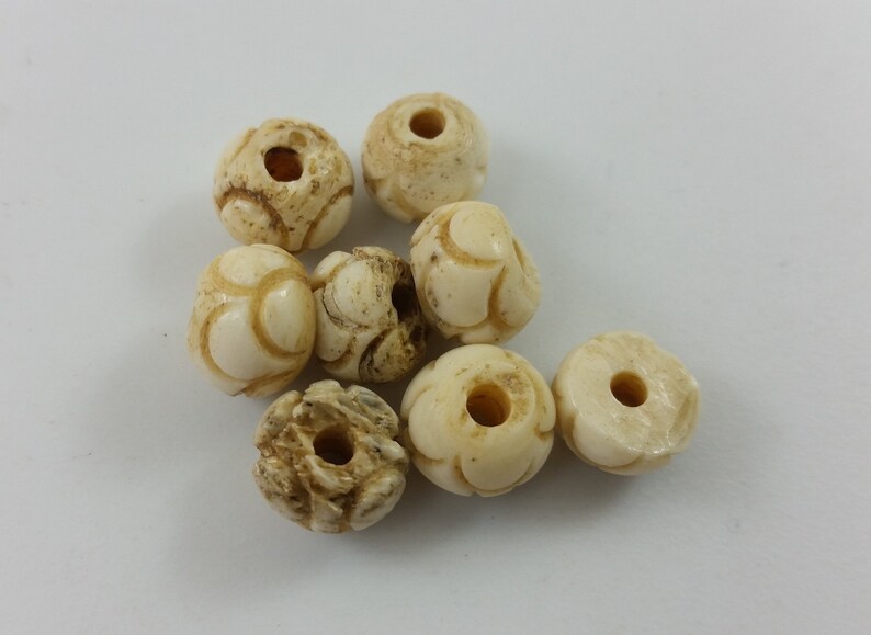 B6 Vintage Tribal Chinese Hand Carved Cattle Bone RoundBall Beads Lot x8 ct