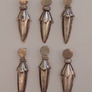x1 Vintage Afghanistan/Indian Silver Repousse Earring / Pendant / Amulet Bead.  SP - 6