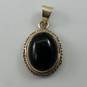Vintage Black Onyx Stone & .925 Sterling Silver Small Oval Necklace Pendant #2 - O1