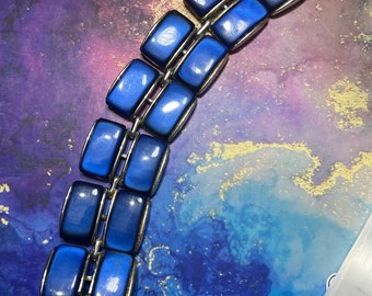 Vintage LISNER Wide MOD Blue Moon Glow Lucite Hinged Link Bracelet