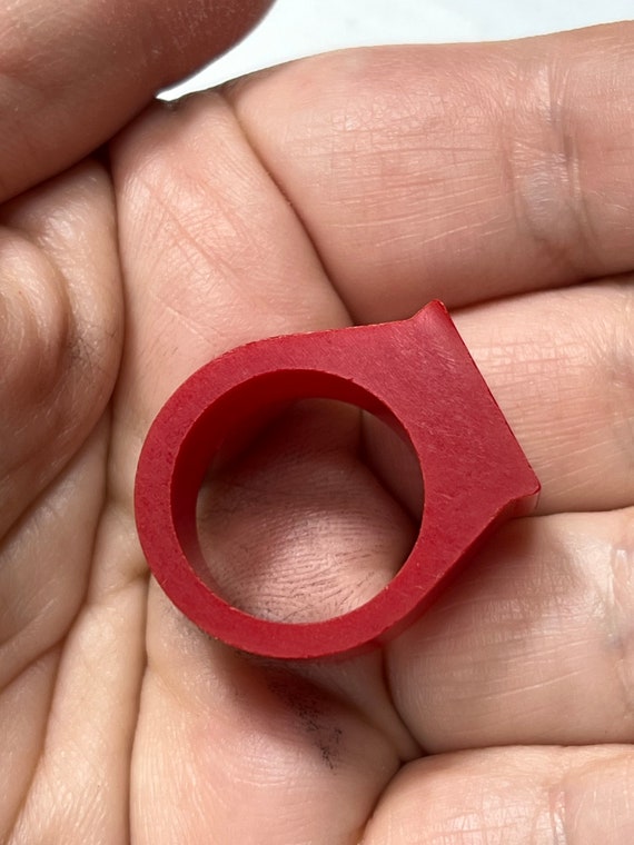 Chunky Uncarved RED Bakelite Stock Ring,  Ring Si… - image 10