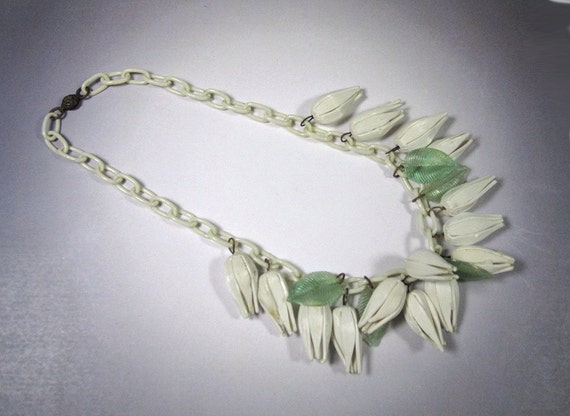 Vintage White Celluloid Flower Necklace, Vintage 4