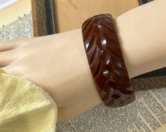 Chocolate Fudge Brown Carved Bakelite Bracelet, Chunky Bakelite Bangle, Vintage 40s Plastic Bracelet