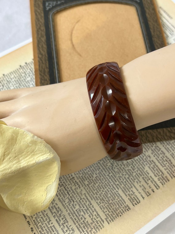 Chocolate Fudge Brown Carved Bakelite Bracelet, Ch