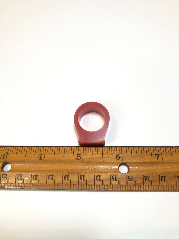 Chunky Uncarved RED Bakelite Stock Ring,  Ring Si… - image 9