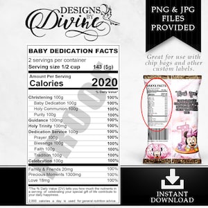Puede incluir: Descarga digital imprimible para una etiqueta de bolsa de patatas fritas para una dedicación de bebé. La etiqueta presenta un diseño rosa y dorado con una imagen de dibujos animados de Minnie Mouse. El texto de la etiqueta dice "Baby Dedication Facts" e incluye una tabla de información nutricional con una lista de artículos y su porcentaje de valor diario. La etiqueta también incluye el texto "¡Gracias!" y "Descarga instantánea".