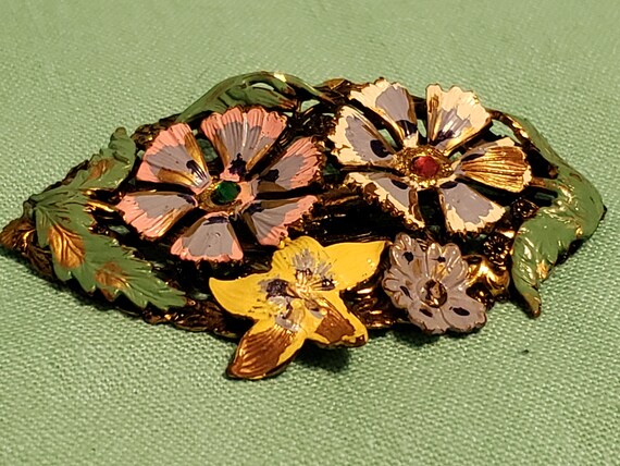 Enamel Gold tone Brooch to Fascinators Wear or Craft wedding bouquet Enamel Gold tone Brooch to Fascinators Wear or Craft wedding bouquet
