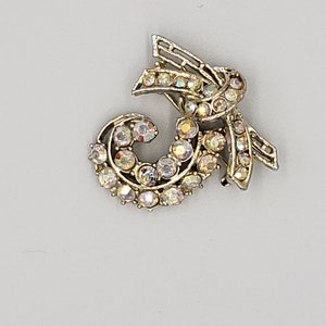 Vintage Aurora Borealis Rhinestone Brooch