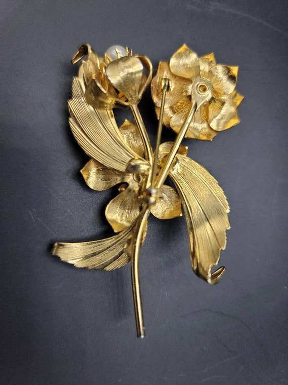 Vintage Faux Pearl Floral Brooch - image 4