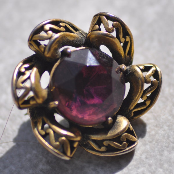 Vintage 1950s Hollycraft Brooch - Pin, Brass And Purple Rhinestone Flower