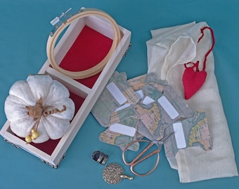 Kit de Bordado Vintage: Tesoura de Costura, Bastidor, Almofada de Alfinetes e Mais