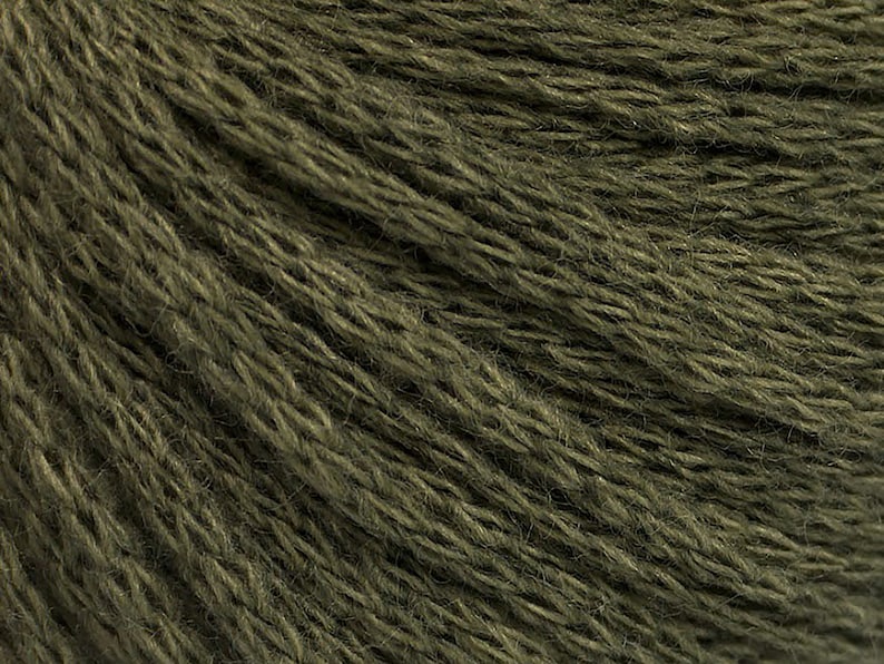 Value Pack Airwool Worsted Khaki Knitting Yarn 8 Balls Lot AW51475