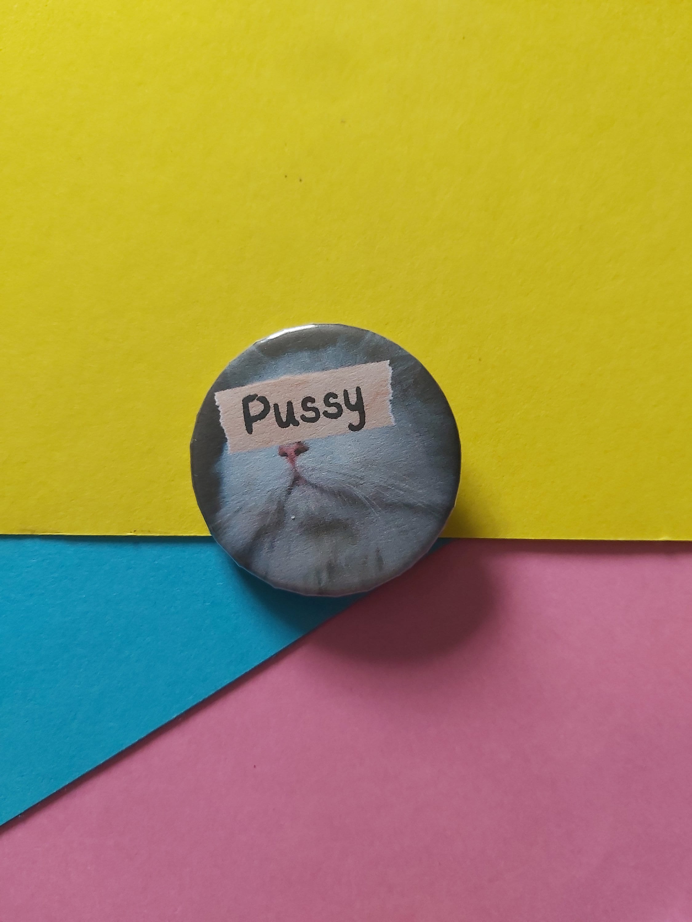 Funny White Cat Photo Face Rude Fun Novelty 25mm / 32mm button badge pin