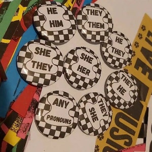 Checkerboard Pronoun Button Badge: LGBTQIA+ Pride Pin (25mm)