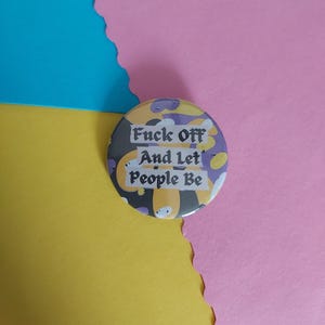 David Tennant Quote Badge - Non-Binary Pride Pin (32mm)