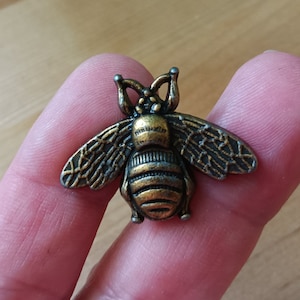 Small Bee Drawer Knob Pull - House Kitchen Bedroom Bathroom Room Dresser Cabinet Remodel