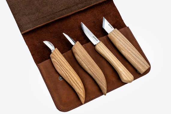 Basic Wood Carving Set of 4 Knives in a Leather Tool Roll Beavercraft S63 