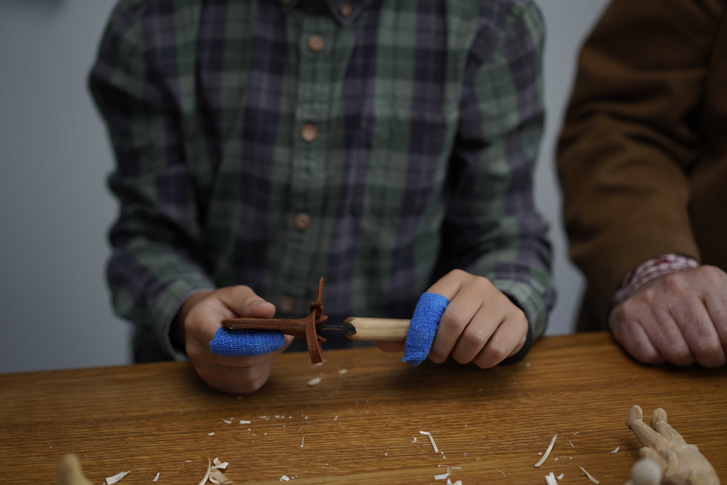 BeaverCraft Whittling Knife for Beginners C1 Kid - Whittling Knife for Kids  Safety Carving Knife - Children Whittling Knife for Entry-Level Carvers -  Kids-Friendly Woodcarving Tools for Beginners