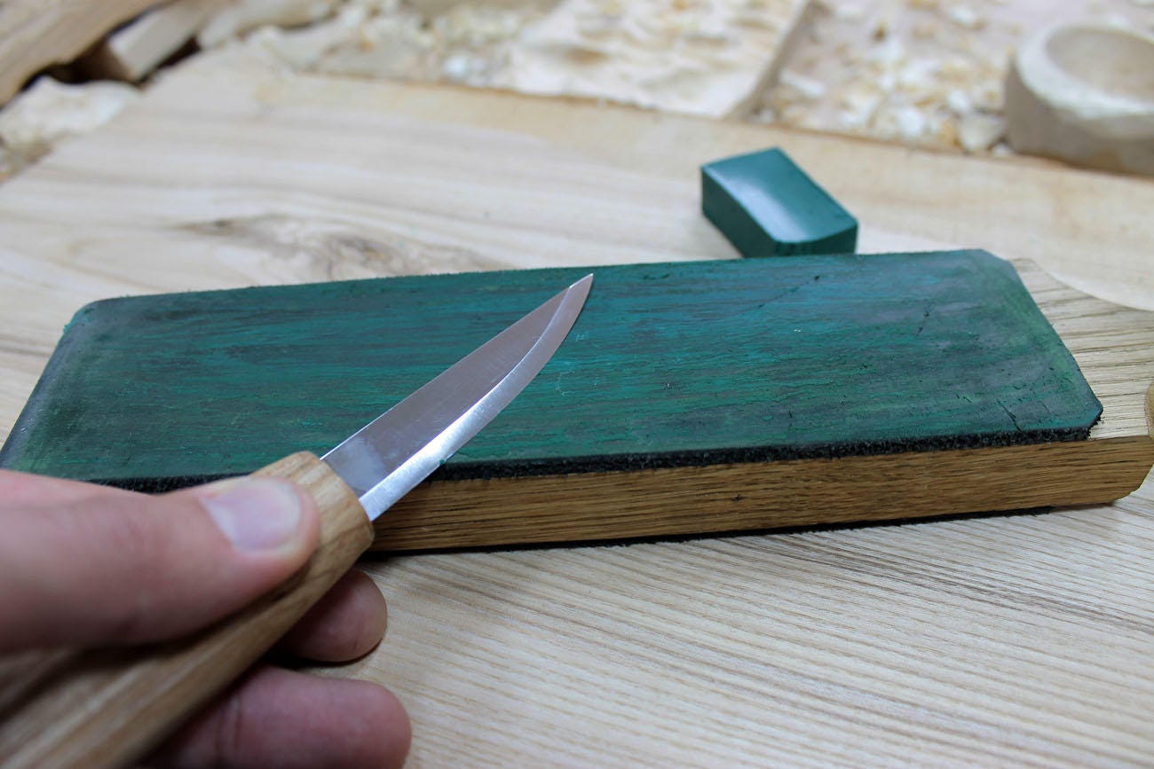 BeaverCraft affûte les couteaux en cuir avec un produit de polissage -  affûte-couteau en cuir - kit d'affûtage pour couteau à sculpter et produit  de polissage - bloc d'affûtage à palette pour