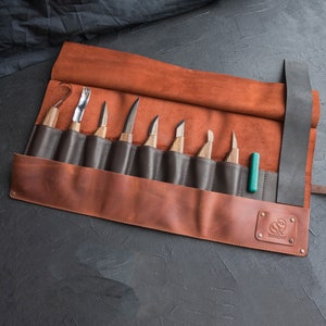 Deluxe Wood Carving Set With Walnut Handles BeaverCraft S18X