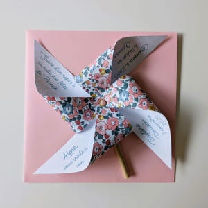Annuncio di battesimo per bambine con mulino a vento Liberty rosa | Diverse libertà disponibili