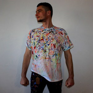 Camiseta de hombre Camiseta en pintura Camiseta en spray Pintura salpicada Camiseta triturada Camiseta reciclada Camiseta destruida telaraña camiseta grunge ART