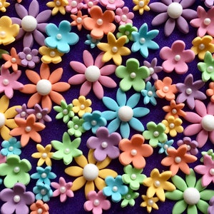 80 fondant flowers. Daisy and blossom cupcake toppers xx