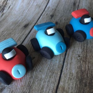 3d fondant RACING CARS cupcake toppers xx image 3