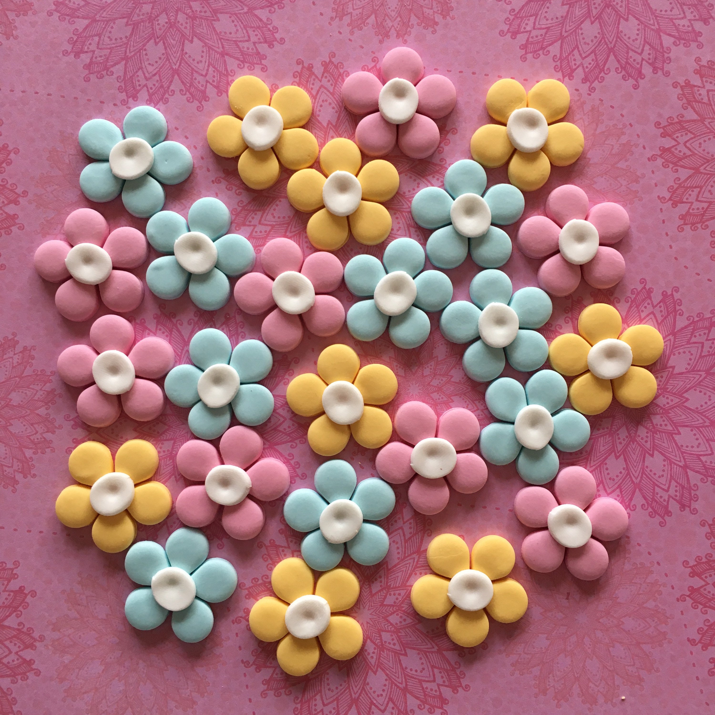24 pastel blossoms. Fondant cake toppers 3cms. Cupcake decorations. Birthday party xx