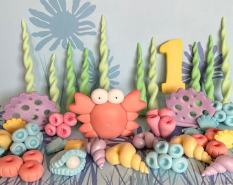 Fondant sea creature cake toppers. Clam shells, seaweed, crab. Birthday boy or girl decorations.