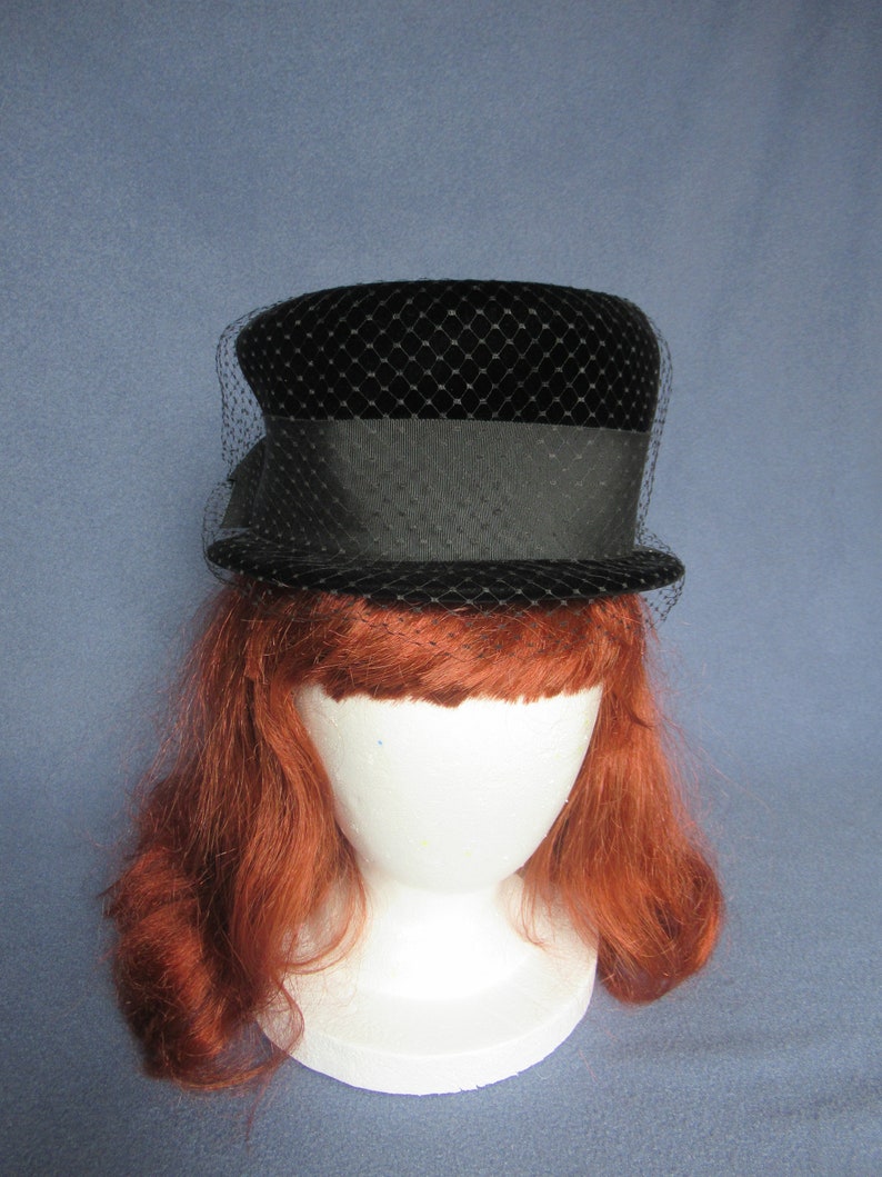 velvet top hat
